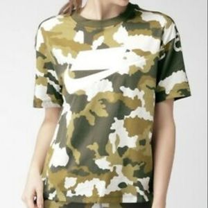 Nike NSW greencamo logo tee size small